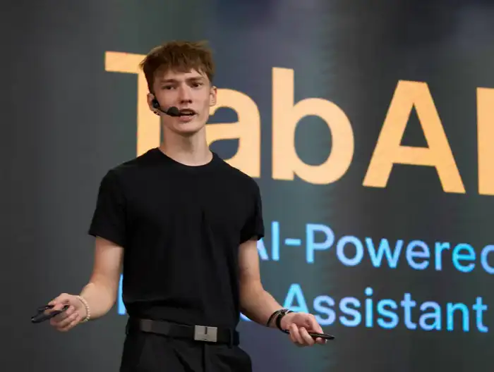 Казахстанский школьник Игорь получает грант от Google для развития стартапа на основе ИИ, демонстрируя возможности молодежного предпринимательства Атырау