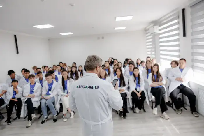 Агрохимия в действии: в филиале РХТУ в Таразе прошла научно-просветительская смена (8)