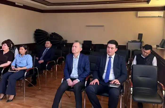 В Минэнерго прошло собрание первичной партийной организации филиала партии «AMANAT» (2)
