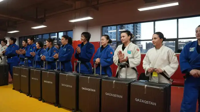 Полный комплект экипировки для сборных Казахстана: новый шаг к успеху на международной арене Атырау