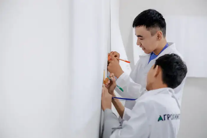 Агрохимия в действии: в филиале РХТУ в Таразе прошла научно-просветительская смена (2)