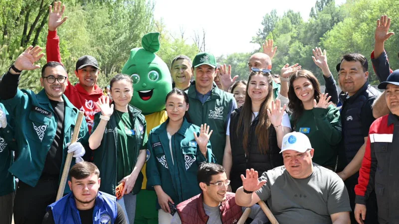 В Алматы прошел общегородской субботник в рамках программы 'Таза Қазақстан', собравший 55 тысяч участников под руководством акима города Дархана. Атырау