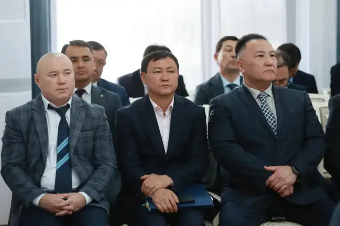 В Таразе продолжается цифровая паспортизация зелёных насаждений: высажено 29,6 тыс. деревьев, очищено 1,1 тыс. км улиц, планируется высадка ещё 50 тыс. деревьев. Атырау