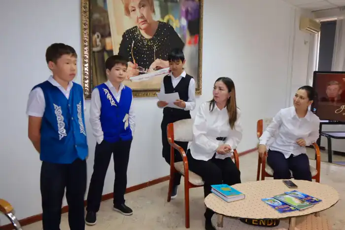 К Международному дню детской книги прошли экскурсии и выставки (2)