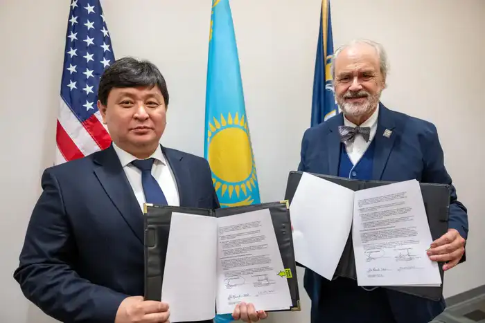 КАЗАХСТАН И США УКРЕПЛЯЮТ СОТРУДНИЧЕСТВО В СФЕРЕ АВИАЦИОННОГО ОБРАЗОВАНИЯ (2)