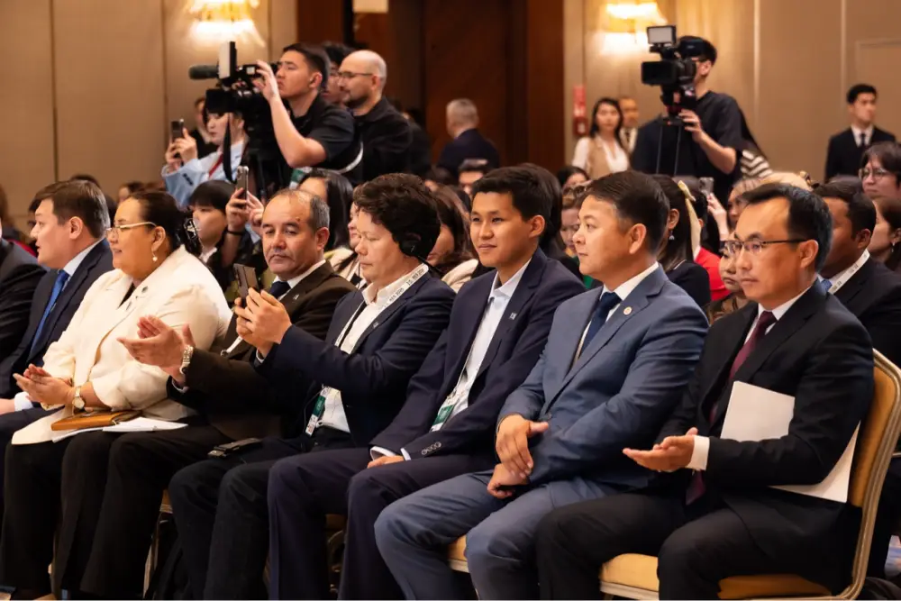 Президент Казахстана подчеркнул роль эковолонтерства на Региональном экологическом саммите Атырау