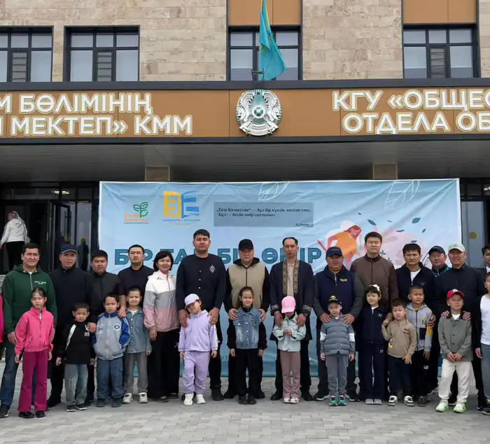 В Туркестане родители и ученики высадили саженцы в рамках акции "Одно дерево — одна жизнь" Атырау
