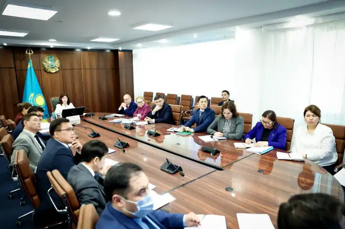 В Министерстве просвещения обсудили качество знаний школьников и реализацию программы «Адал азамат» (3)