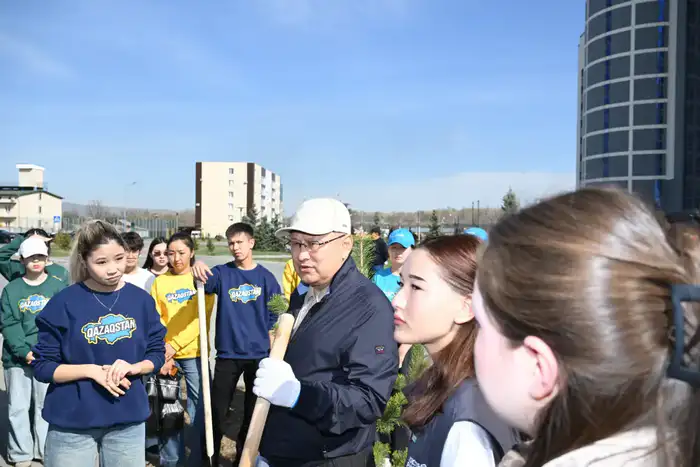 В Жетісу высадили более 8 тысяч деревьев в ходе общеобластного субботника Атырау