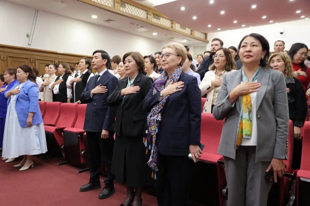 В Астане чествуют хранителей знаний: лучшие библиотекари страны на Национальном дне книги Атырау