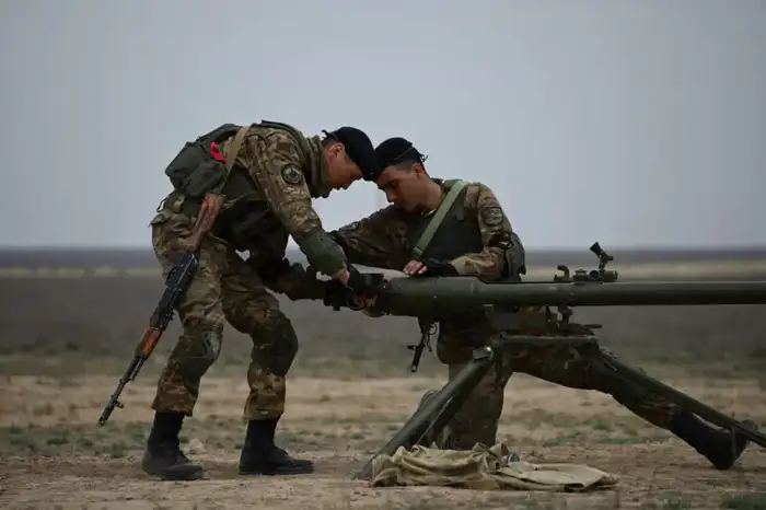 Морские пехотинцы Казахстана применяют военно-тактический пейнтбол для боевой подготовки Атырау