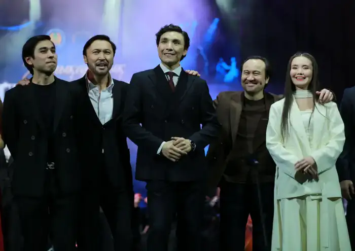 В Казахском национальном театре прошел парад спектаклей, посвященный Международному дню театра, отмечая достижения актеров и актрис Атырау