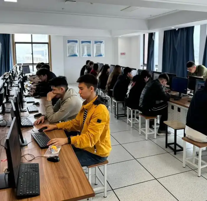 Стажировка студентов колледжа в Китае: подготовка к глобальным вызовам в кибербезопасности Атырау