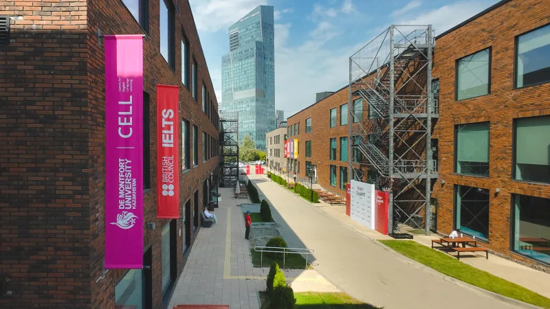 Британский вуз предоставляет более 200 грантов для казахстанских выпускников, открывая двери к получению диплома без выезда из страны Атырау