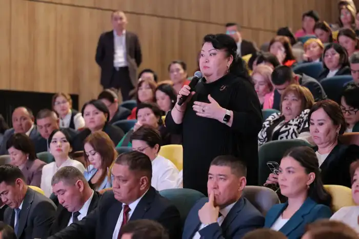 Директора Келешек школ обсуждают новую философию управления в Астане Атырау