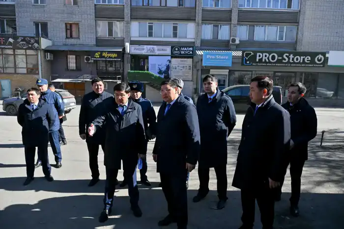 Аким области Берик Уали проверяет торговые объекты в Семее на соответствие современным требованиям Атырау