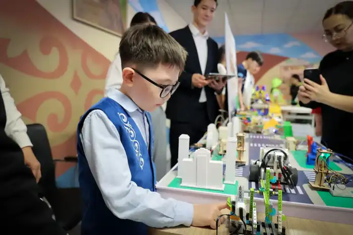 В Астане проходит республиканский методический интенсив для сельских учителей (7)