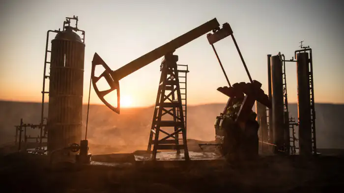Цены на нефть резко упали на фоне достижения перемирия между Соединёнными Штатами и Ираном Атырау