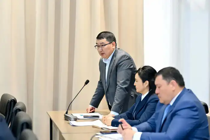 В области Абай обсудили меры по предотвращению паводков (4)