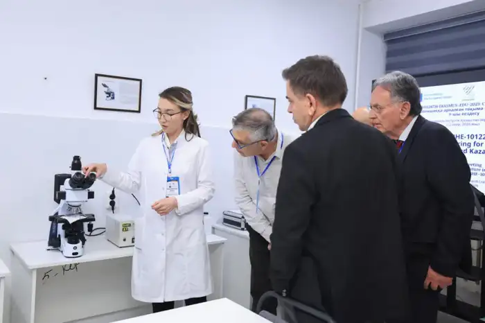 В УНИВЕРСИТЕТЕ ИМЕНИ АУЭЗОВА ОТКРЫЛСЯ ЦЕНТР TEX4FUTURE (5)