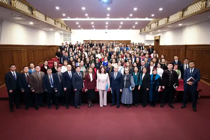 В Министерстве просвещения состоялось обсуждение новой Конституции (9)