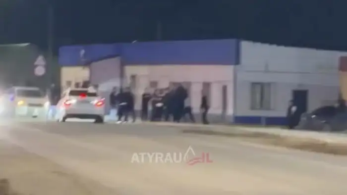 Молодежь против закона: полицейские в Атырау под ударом Атырау
