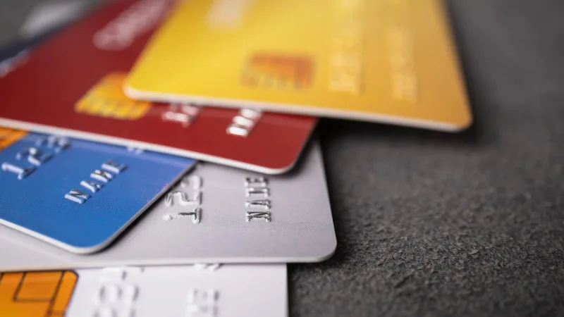 Как избежать переплат по кредитной карте: советы от АРРФР Атырау