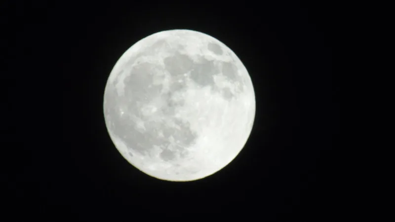 Два полнолуния в мае: редкое астрономическое явление для казахстанцев Атырау