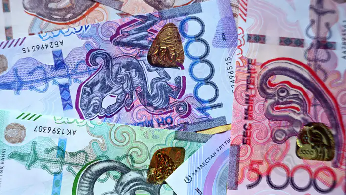 Средняя зарплата в Казахстане: новые данные от Бюро национальной статистики Атырау