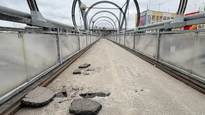 Алматинцы тревожатся о состоянии моста у Парка первого президента Атырау