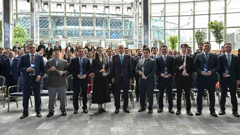 Токаев: ИИ-проекты молодежи — будущее Казахстана в действии Атырау