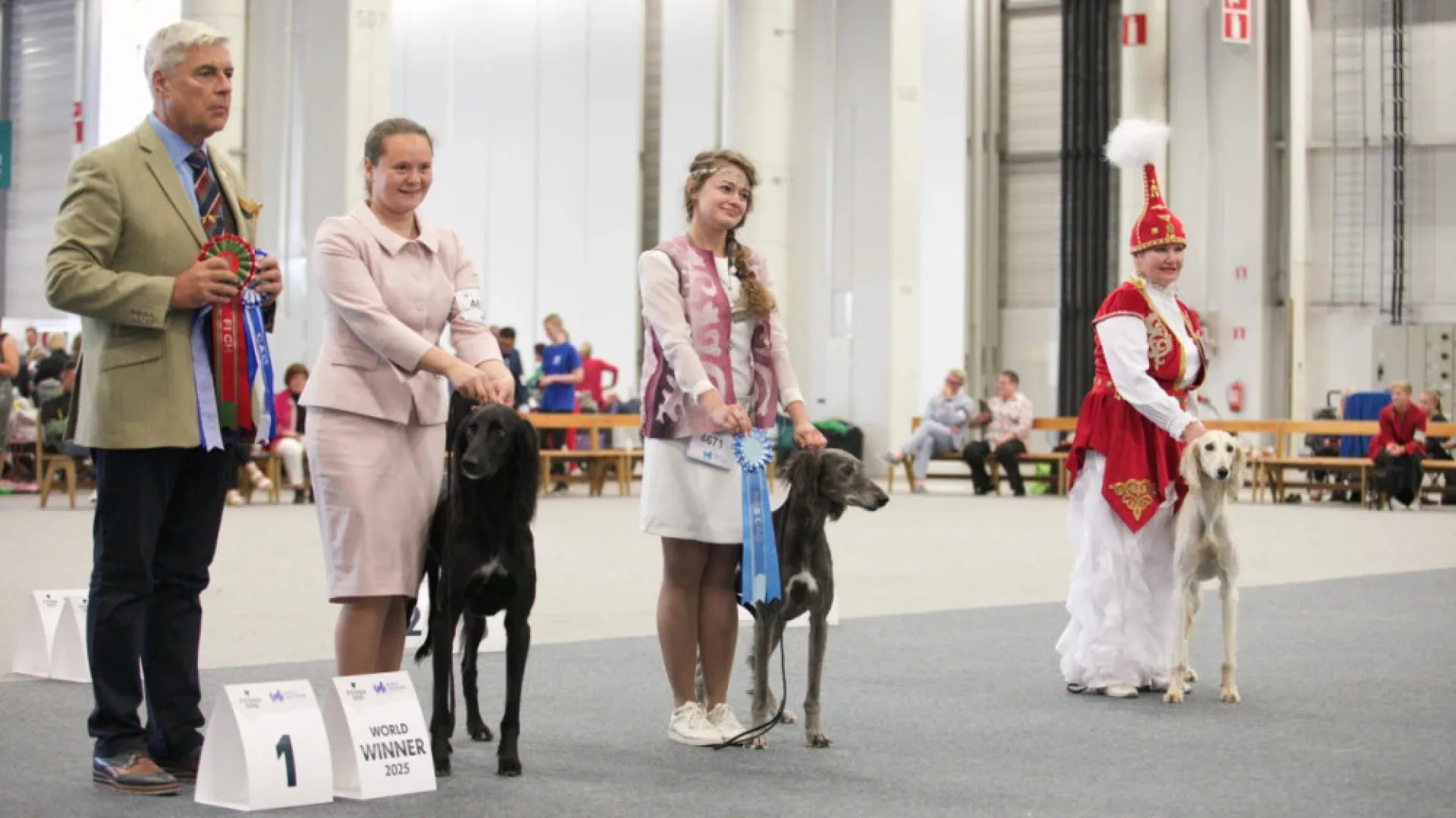 Скульптура тазы в Акорде