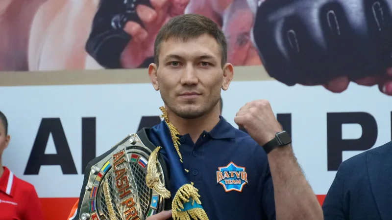 Саламат Исбулаев, казахстанский боец смешанных единоборств, выступающий в полулегком весе лиги PFL, готовится к бою с экс-чемпионом Эй Джеем. Ожидается, что поединок пройдет в ближайшие недели, и оба бойца уже начали подготовку к этому важному событию. Атырау