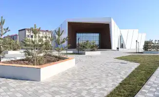 Депутаты Парламента ознакомились с новым Центром компетенций на 1000 мест