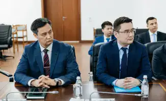 Вклад ветерана труда Нурпеиса Макашева в развитие Атырауской области отмечен на его 80-летии