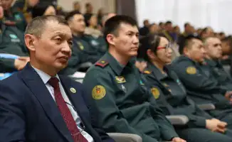 Торжественное собрание в Казахстане в честь Дня органов военных сообщений: достижения в организации воинских перевозок