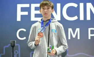 Нурмухаммед Жайылбай завоевал бронзовую медаль на чемпионате мира по фехтованию среди юниоров и кадетов в Бразилии