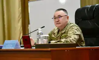 Заместитель министра обороны подчеркивает важность дисциплины и ответственности командиров в Гвардейском гарнизоне
