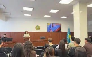 Обсуждение новой Конституции Казахстана со студентами в Астане