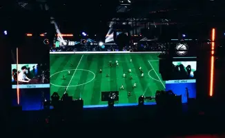Казахстанский киберфутболист Данияр Шарабадин выступит на eChampions League в Англии