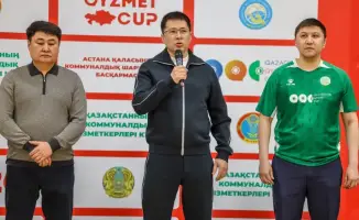 Коммунальщики на поле: кто забьёт больше?