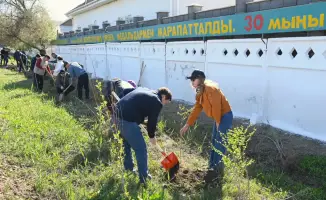 Сыр өңірінде рух пен тазалықтың үндестігі: 20 мың тұрғын киелі орындардың әсемдігін жаңартты