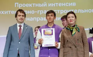 Ученик из Отырарского района был награжден на II Международном саммите талантов за проект в области информатики