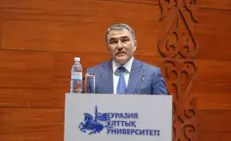 Студенты Казахстана объединяются для защиты водных ресурсов на экологическом часе
