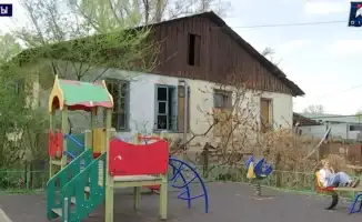 Заброшенное общежитие в Алматы: угроза безопасности из-за бездомных и растущие опасения жителей