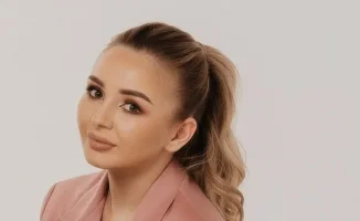 В Казахстане блогера Эльмиру Толегенову приговорили к реальному сроку с отсрочкой: международное внимание на судебном процессе