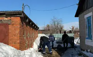 В Алтынсаринском районе прошла волонтёрская акция по уборке снега в рамках международного движения