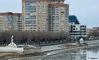 В Атырау прокомментировали фотосессию на крыше административного здания: Национальный Банк отвечает на вопросы о видео с людьми на крыше