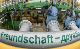 Казахстан меняет маршрут экспорта нефти: вместо Германии - новый путь через Усть-Лугу и КТК. Официальные источники подтвердили, что нефтяные поставки будут направлены на российские терминалы, обеспечивая альтернативные маршруты для казахстанской нефти.