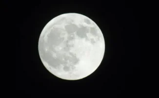 Два полнолуния в мае: редкое астрономическое явление для казахстанцев